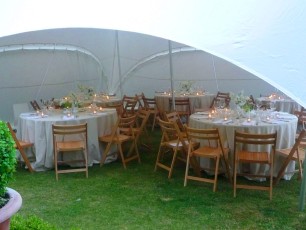 013_Party-in-a-hamshire-garden-with-tables-and-candles1